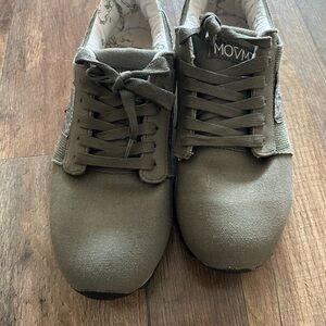 The Peoples Movement Movmt Olive Green Eco Hip Sneakers M8 W10 NWOT
